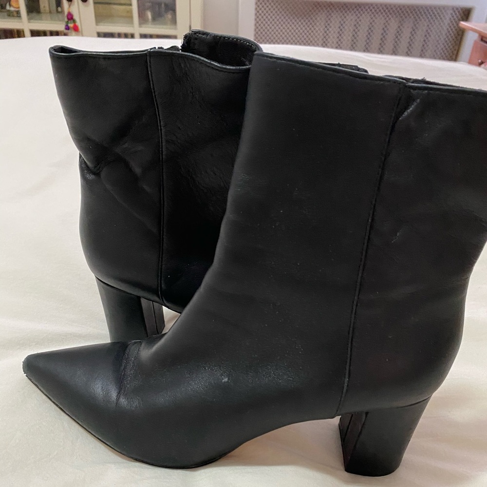 Short boots